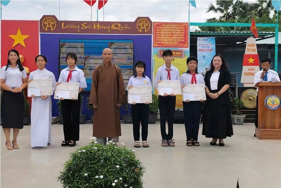 Đi để trao – Trao để nhận – Nhận để yêu thương